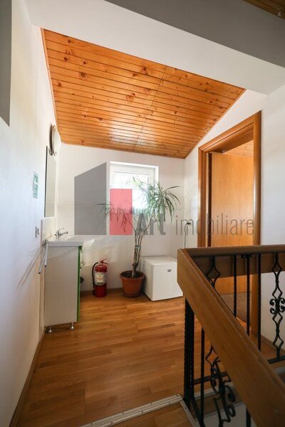 Domenii vila locatie excelenta