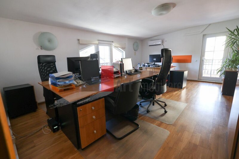 Domenii vila locatie excelenta