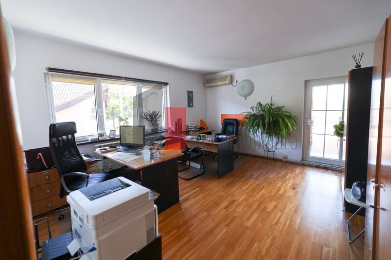 Domenii vila locatie excelenta